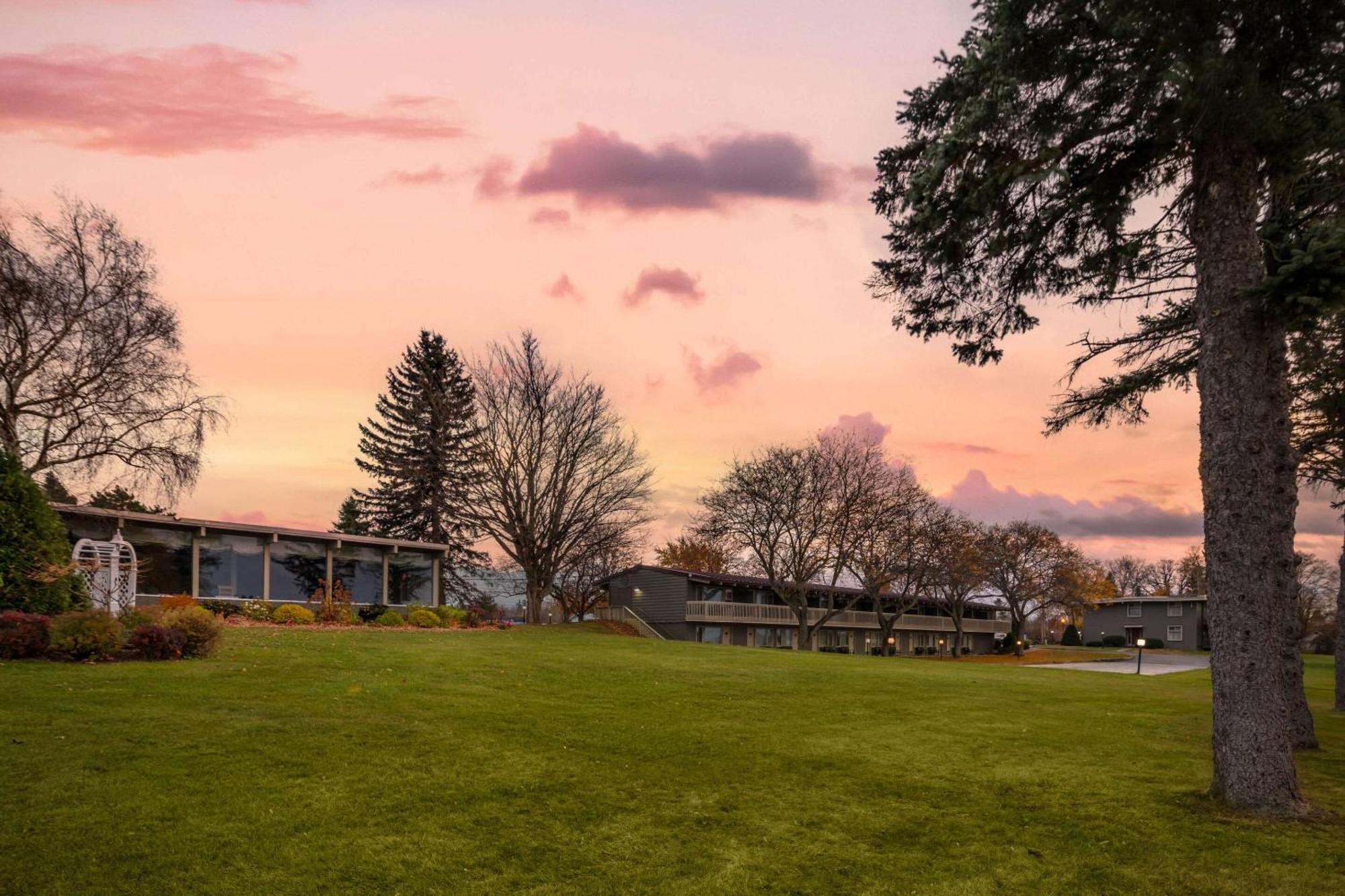The Inn At Gran View Ogdensburg, Ascend Hotel Collection Bagian luar foto